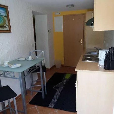 1-bedroom *