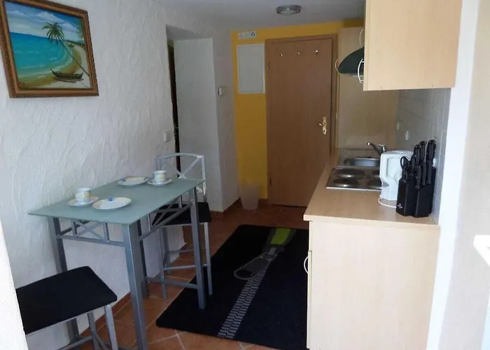1-bedroom *